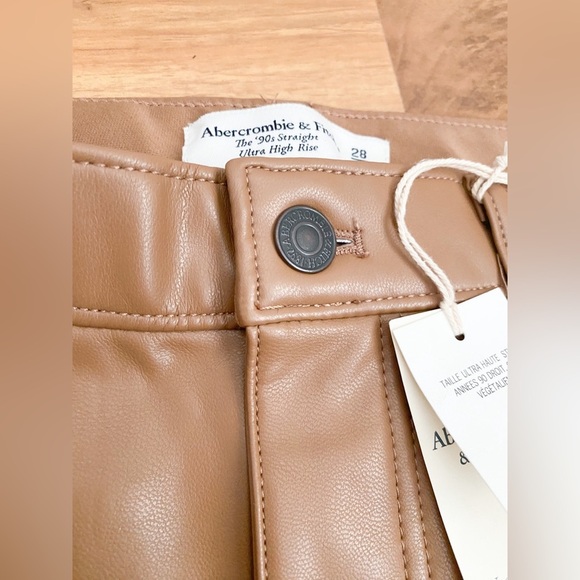 Abercrombie & Fitch 90’s Straight Ultra High Rise Tan Vegan Leather Pants 28 6S - Picture 8 of 10